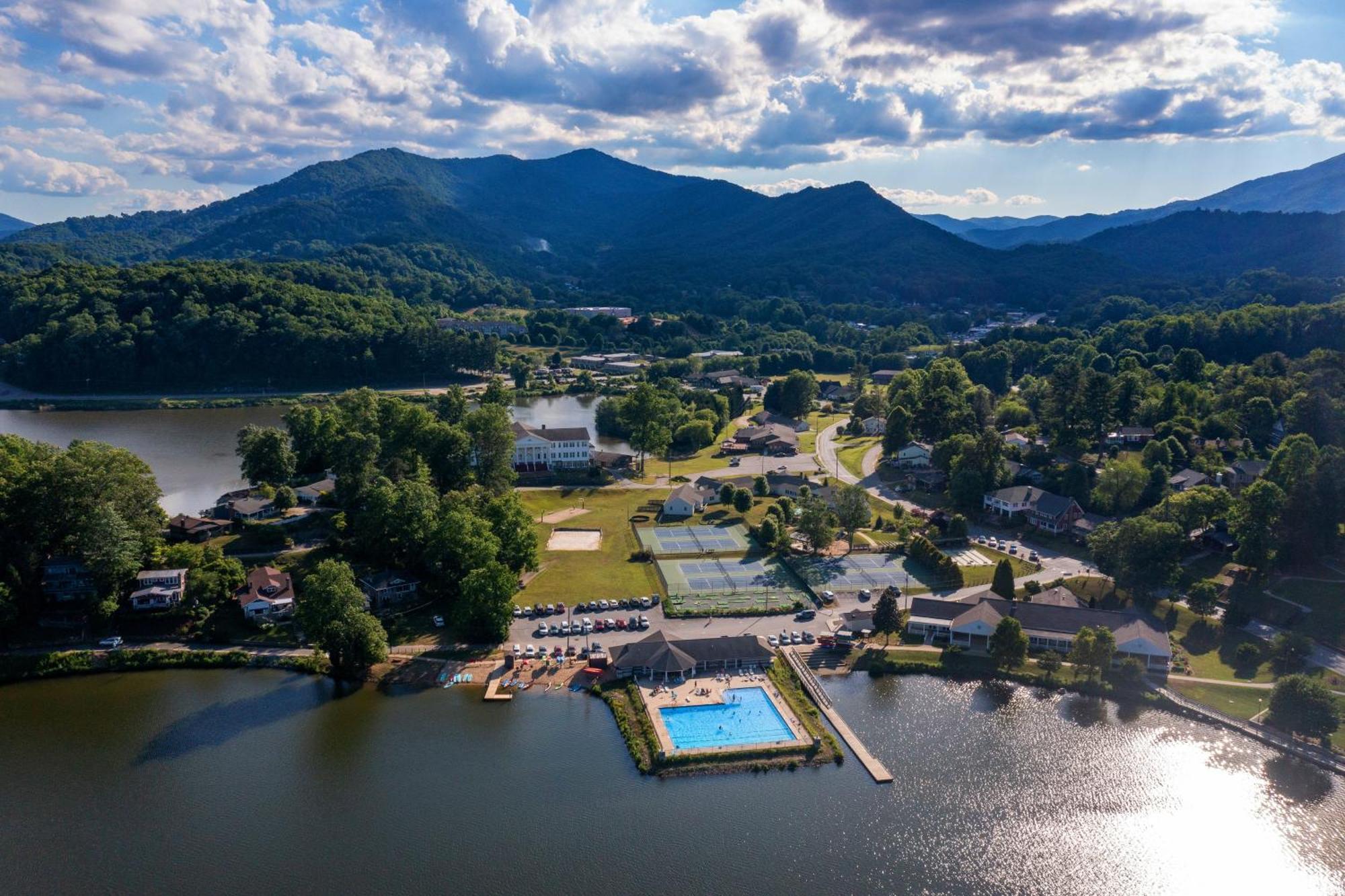 Вилла Mountain Peace Lake Junaluska Экстерьер фото